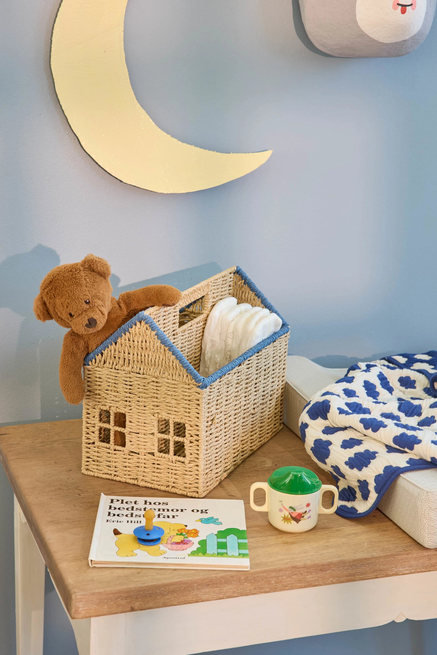 RICE | House Book Storage Blue – Huisvormige Opbergmand voor Kinderkamer