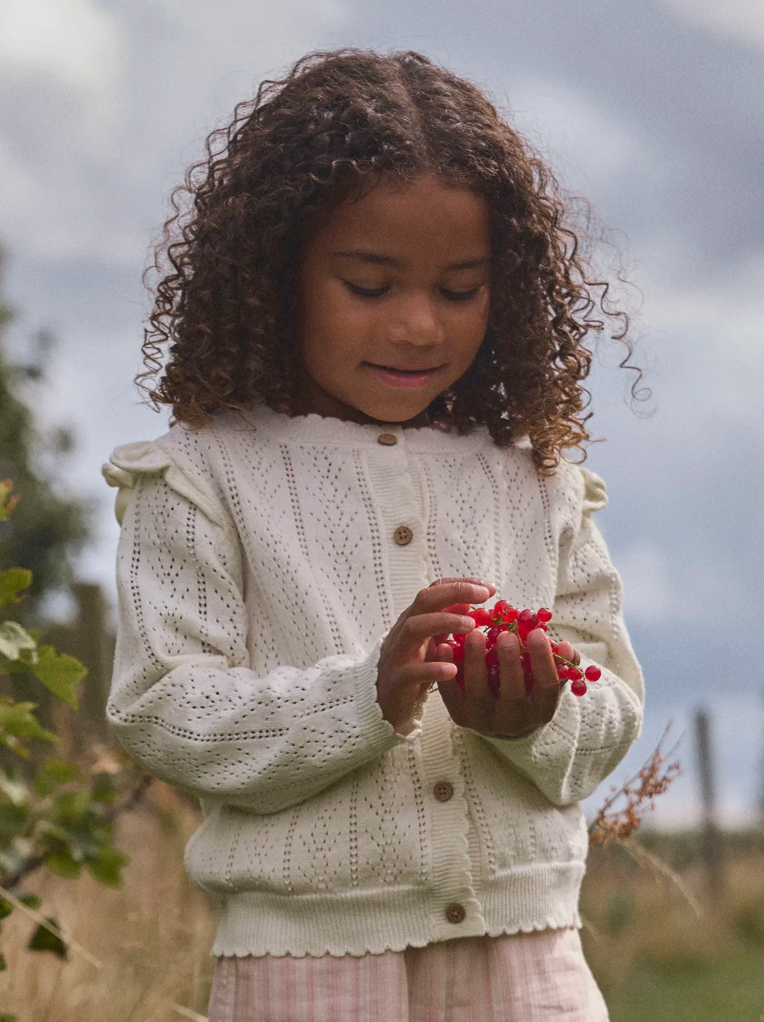 Lil’ Atelier | gebreid vestje meisje – crème cardigan biologisch katoen