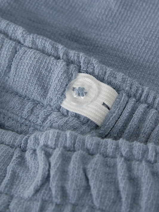 Lil’ Atelier | sweatshort lichtblauw – comfortabele baby- en kindershort