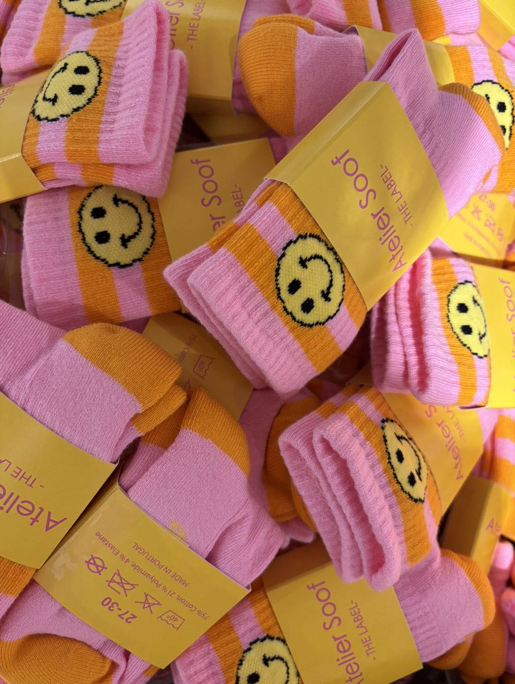Smiley sokken van Atelier Soof the label, nu gratis!