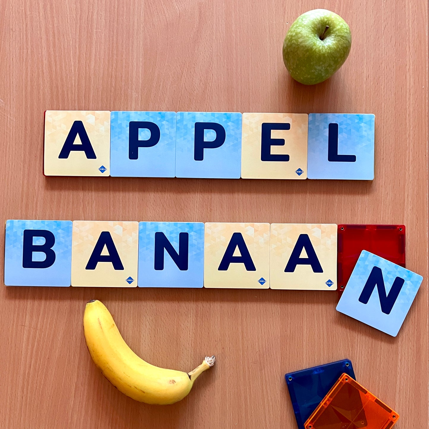 Coblo | toppers hoofdletters
