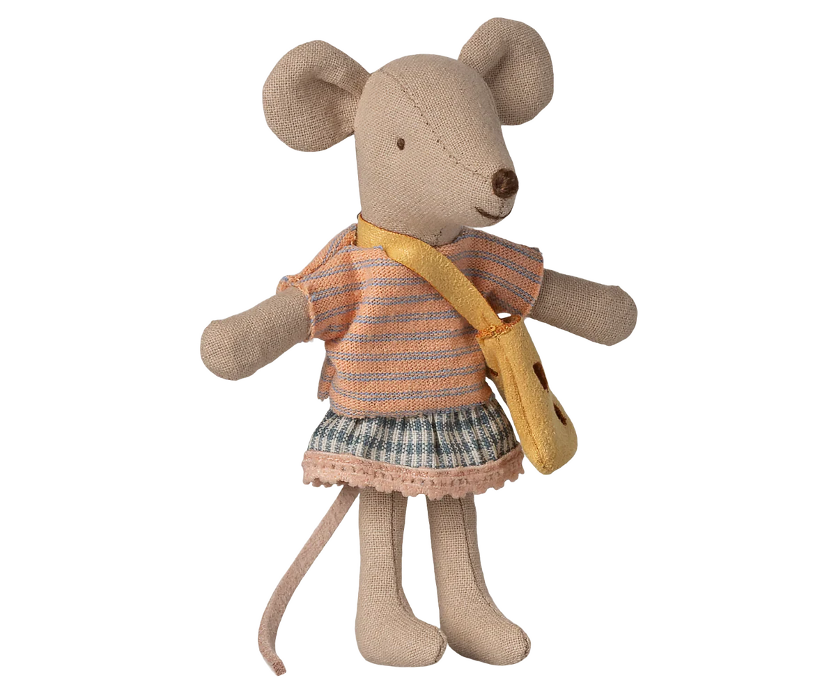 Maileg | Little Sister Mouse met Tasje | 11 cm