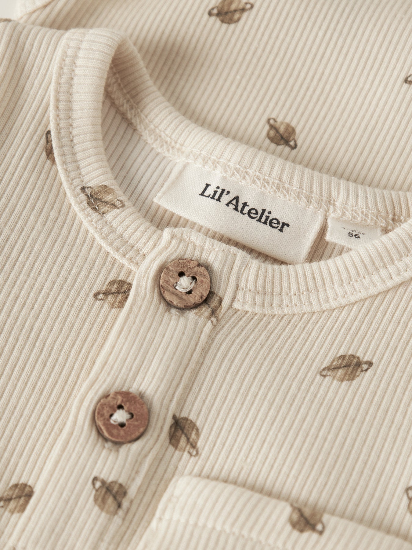 Lil' Atelier | Baby Romper Rib Off White – Romper met Planetenprint