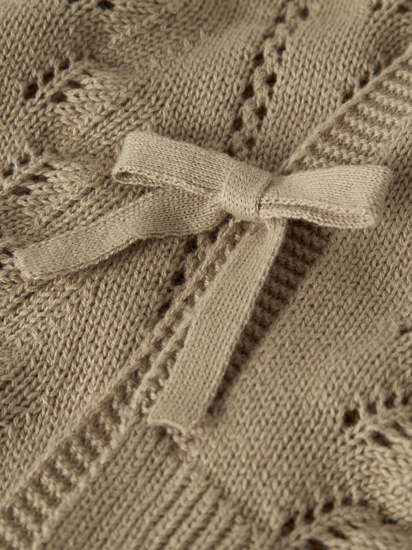 Lil' Atelier | Gebreide Spencer Beige – Opengewerkt Meisjes Gilet