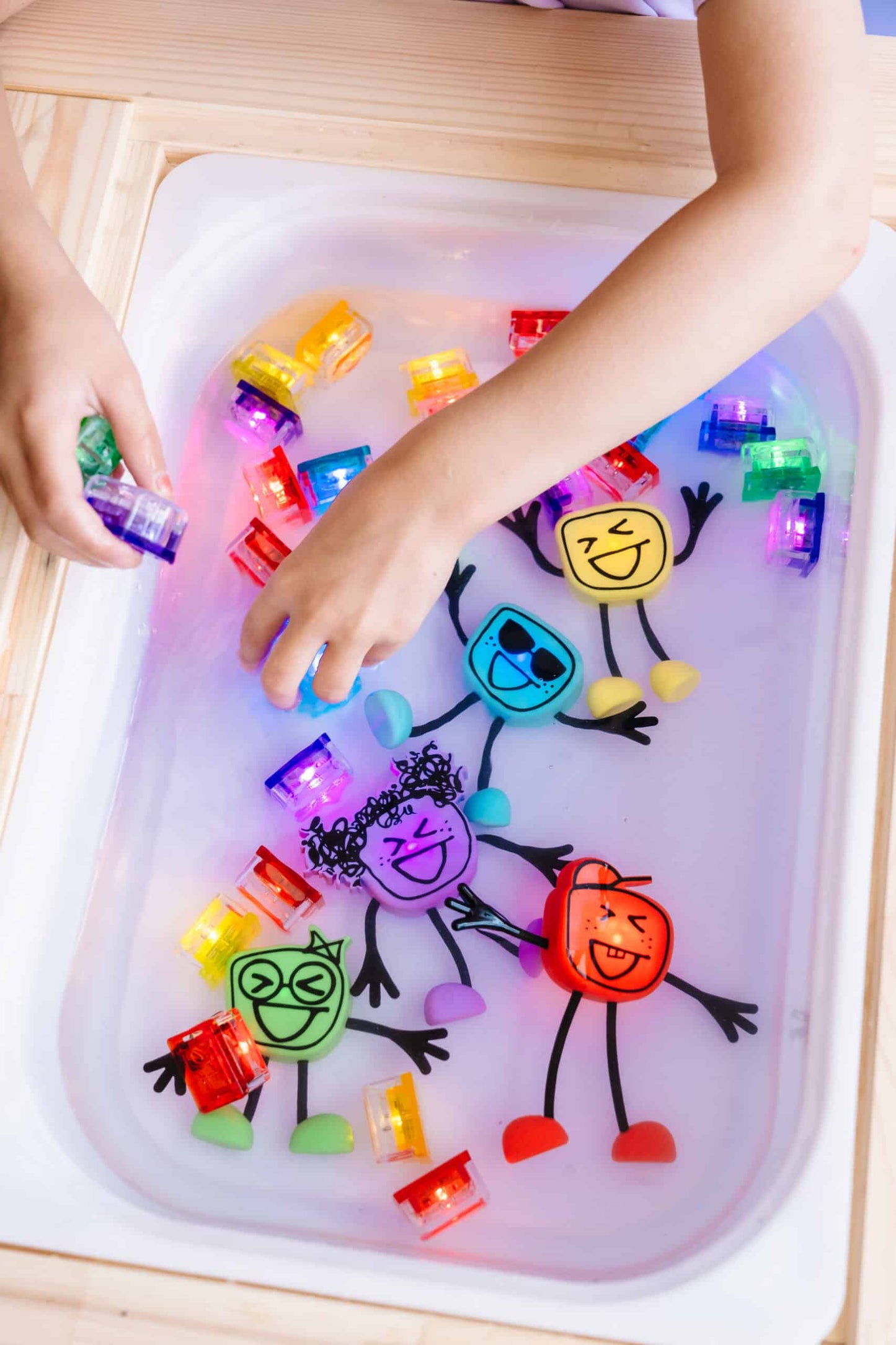 Glo Pals | Party Pal – Lichtgevend badspeelgoed limited edition
